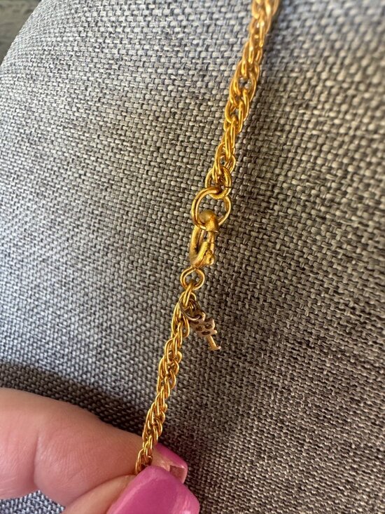 Crown Trifari Modernist White Lucite Pendant Necklace - Picture 3 of 7